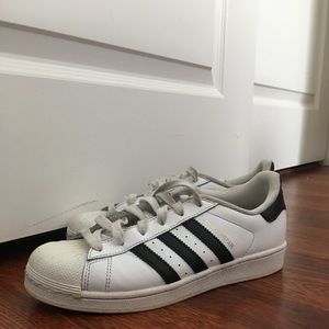 Used Adidas Superstars women’s 9